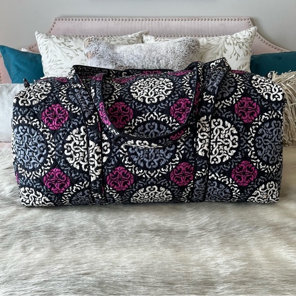 VERA BRADLEY Canterberry Magenta XL Duffle Bag Black Hot Pink 2013 Travel - Picture 9 of 14